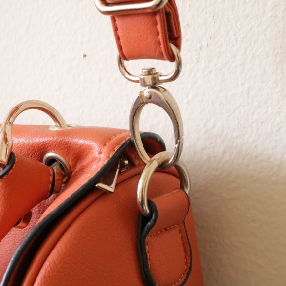 5 for 20 💕 Detachable Orange Hand Bag - Picture 5 of 6